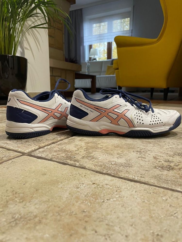 Sprzedam buty sportowe asics 39