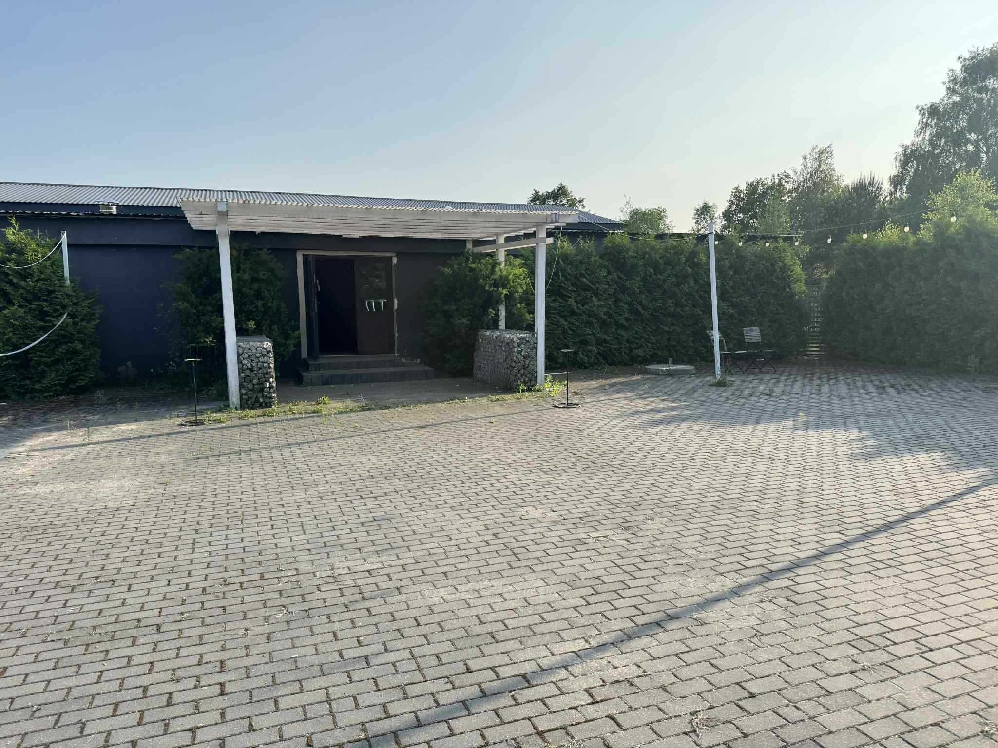 Działka 1.3758 ha z dużym budynkiem, garażem i placem – Oleksów