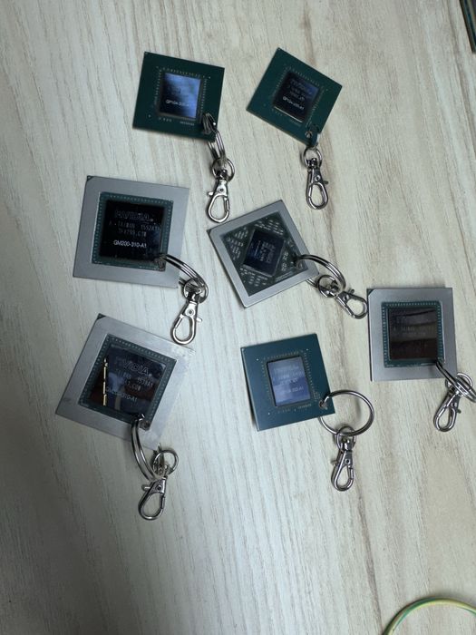 Brelok  Breloki gpu prezent GTX RTX RX ARC