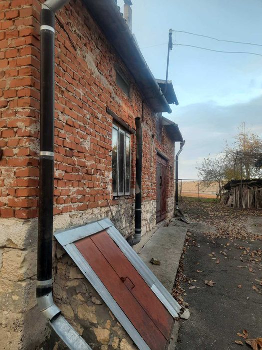 Великий цегляний будинок з гаражем та хлівом для хорошого Господаря!!!