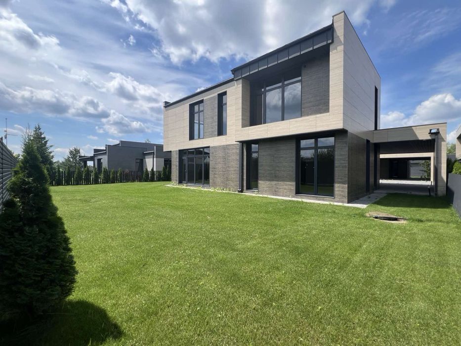 220000 продам дом с выходом на Днепр вишеньки. Рядом осокорки золоче