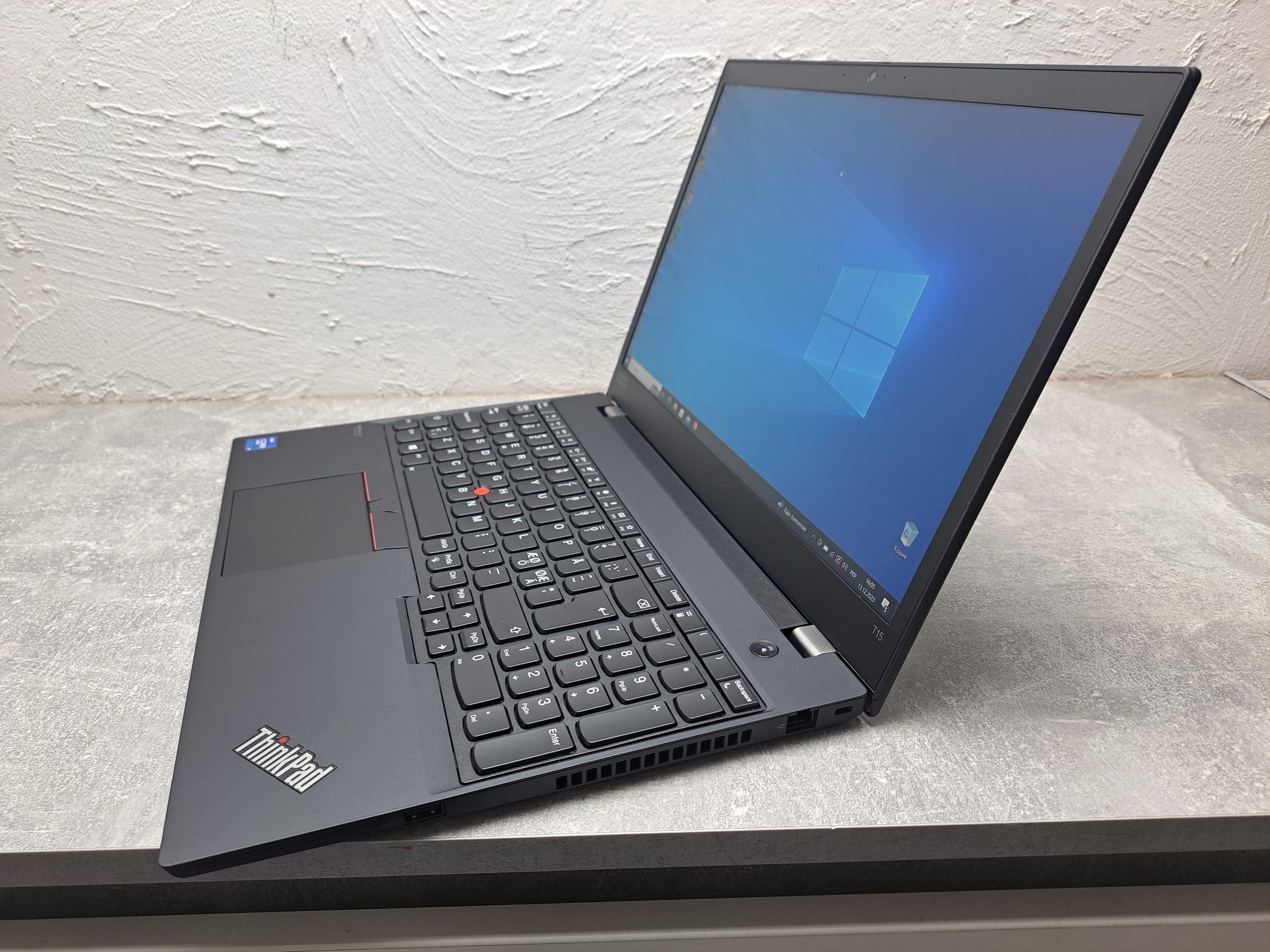 Lenovo ThinkPad T15 Gen2i i7-1185G7 32Ram SSD512 MX450 2GB 15.6" IPS