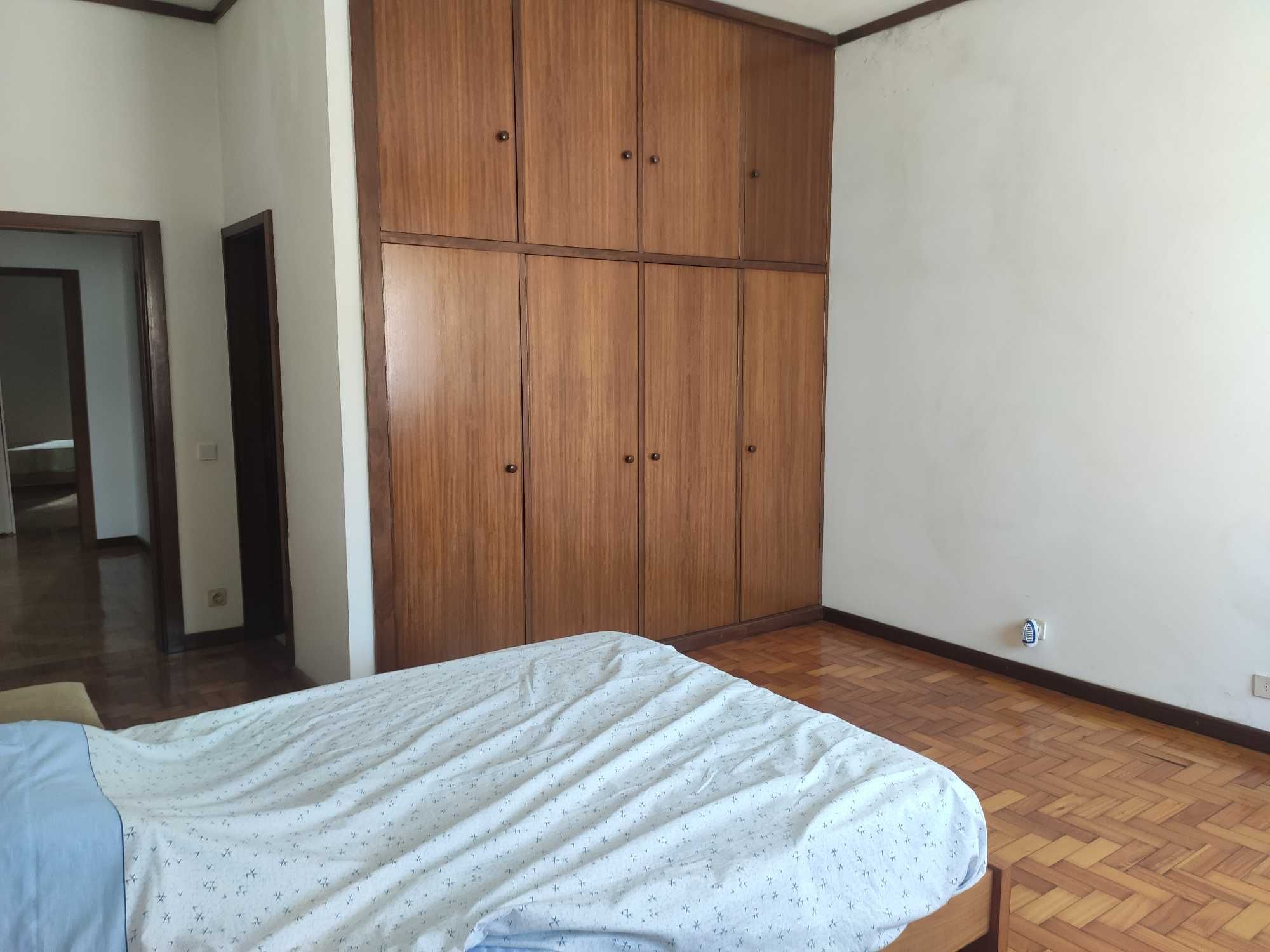 Apartamento em Largo do Conde de Castelo de Paiva