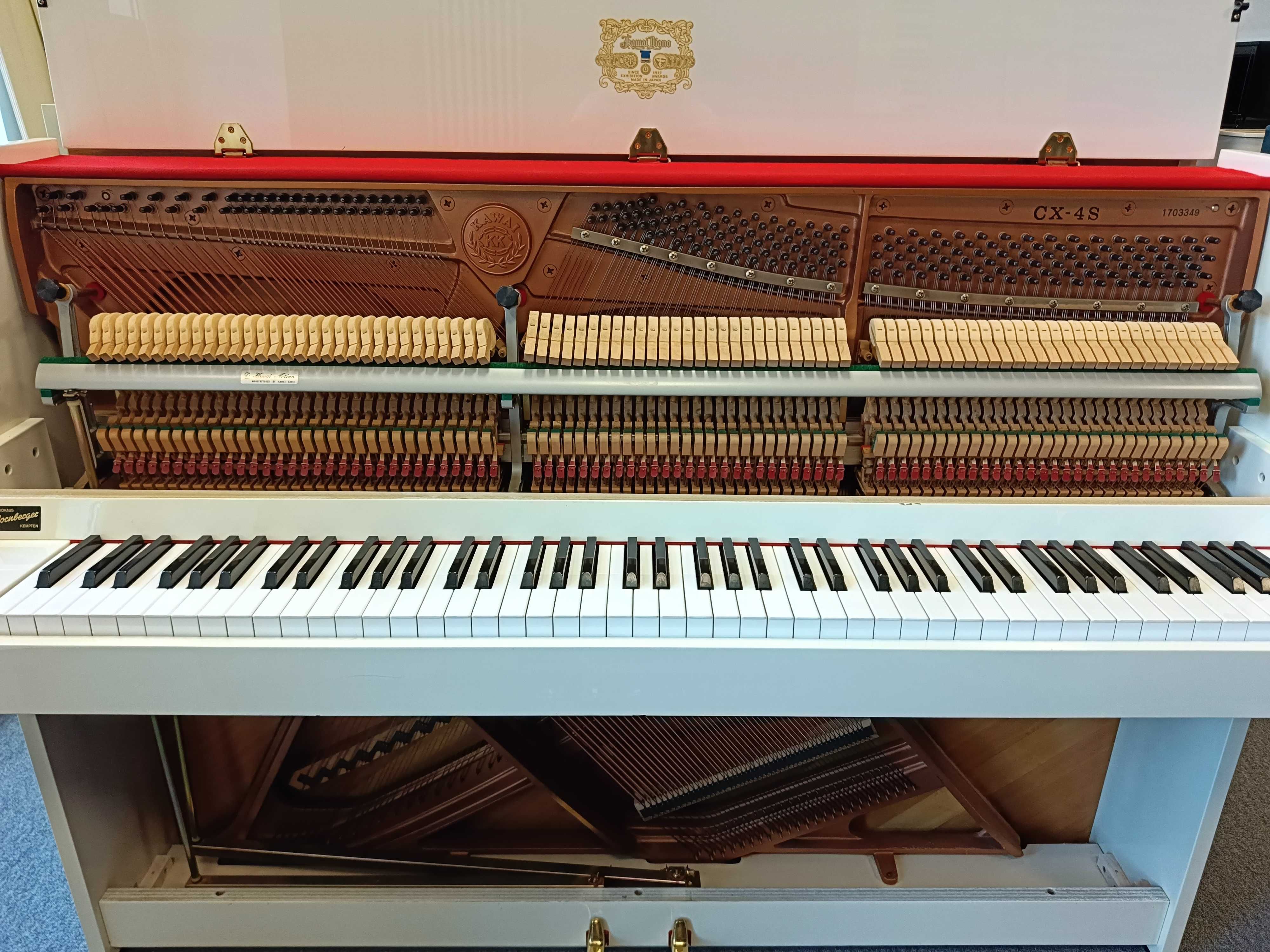 Białe pianino Kawai