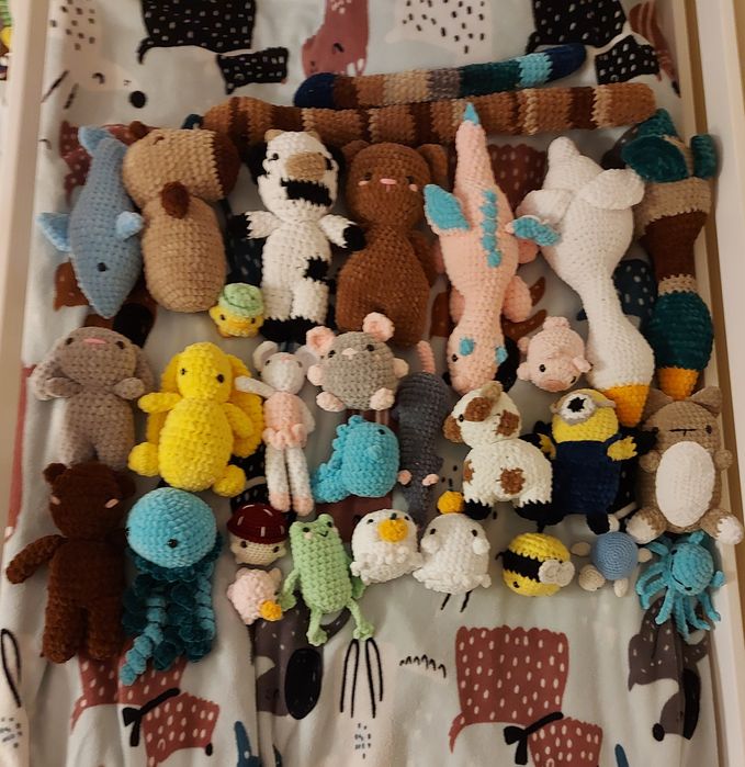 Maskotki na szydełku handmade sensoryczne miś, pszczółka, kapibara, ba