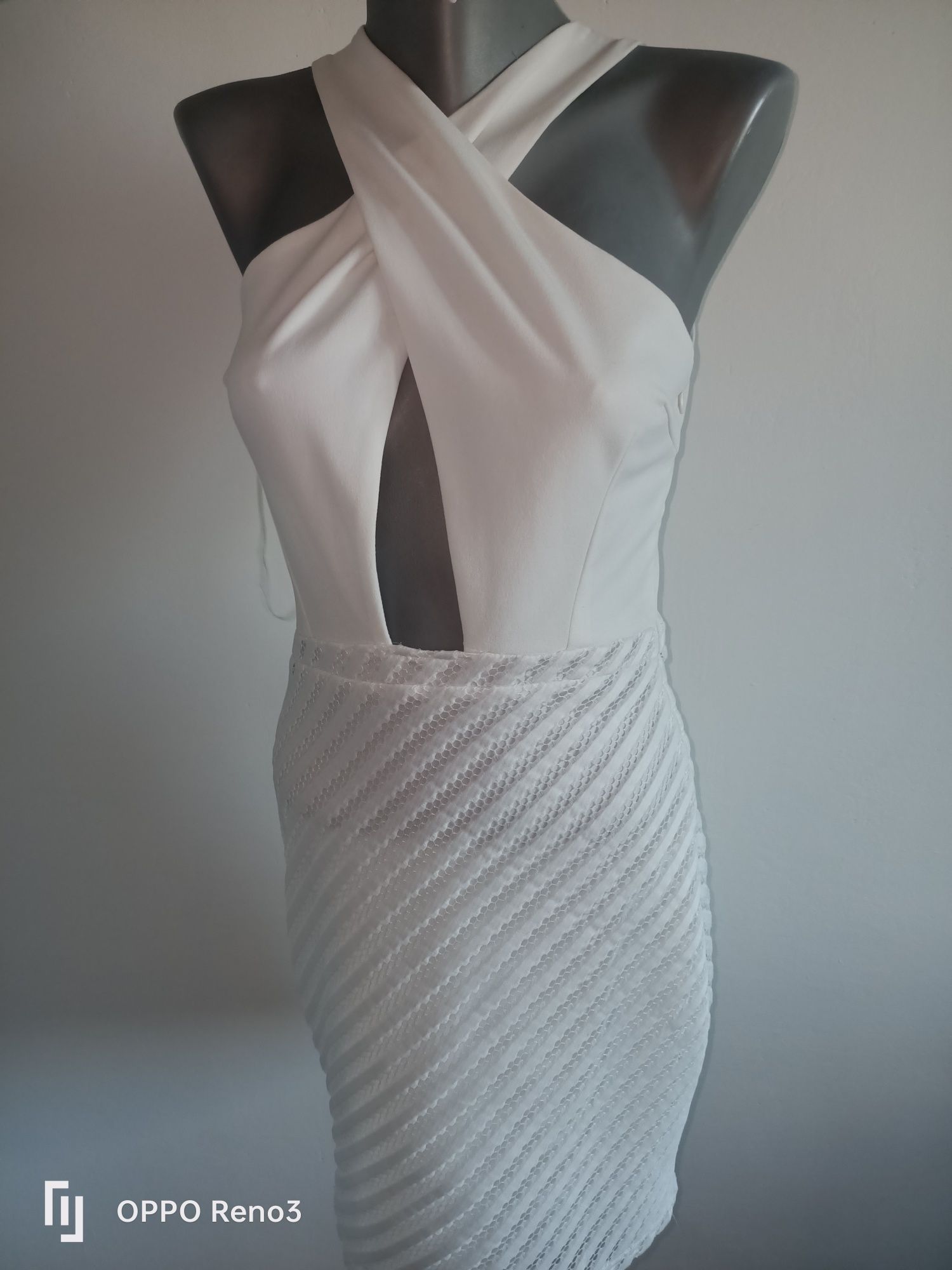 Piękna Nowa z metką biała elastyczna dopasowana sukienka MIDI eleganck