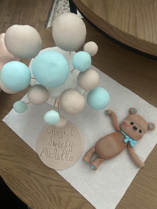 Zestaw ozdób z masy cukrowej na tort