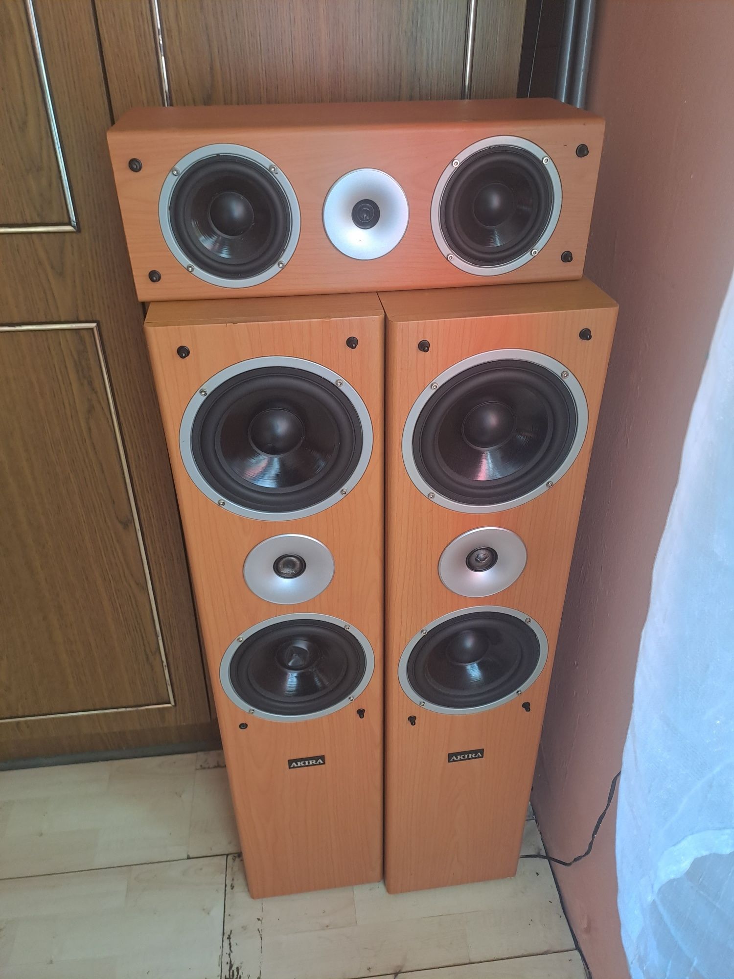 Elektryczne głosniki  Akira