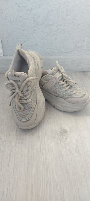 Кросівки для дівчинки