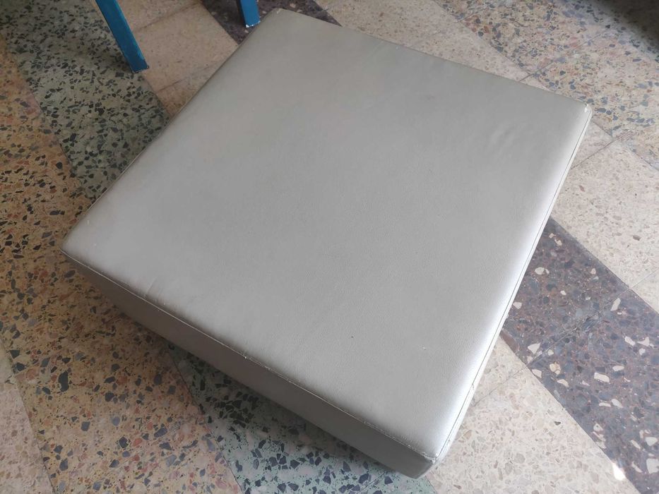 Pouf Minimalista Quadrado Branco IKEA