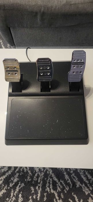 Kierownica Thrustmaster TSXW P310 XB WW + pedały + skrzynia biegów.