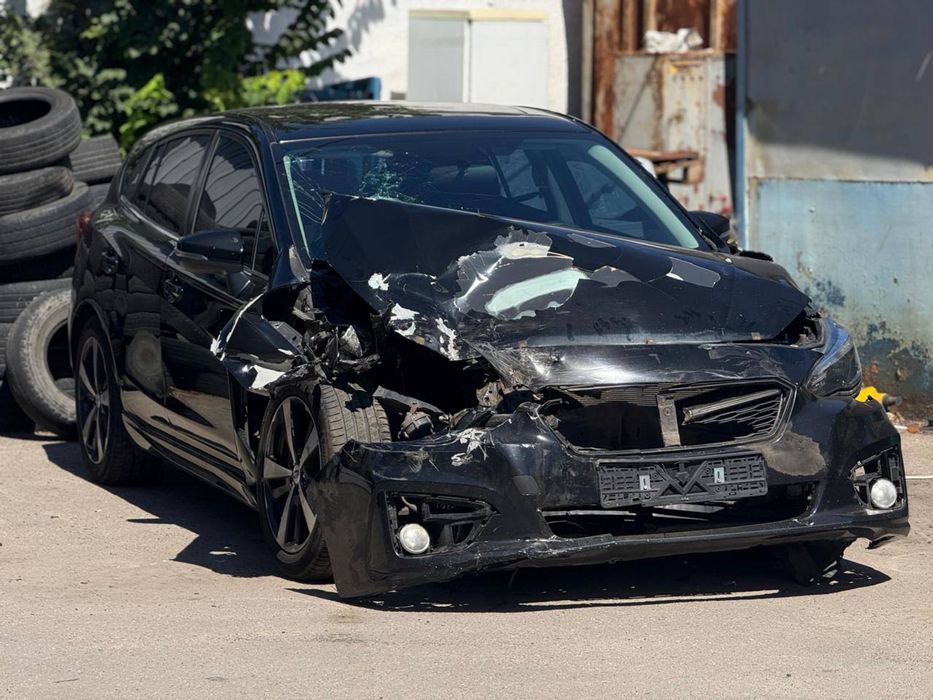 Продам Subaru impreza 2017 год , после дтп