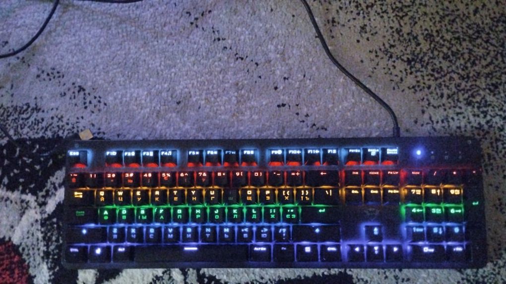 Игровая механическая клавиатура с подсветкой Trust GXT 863