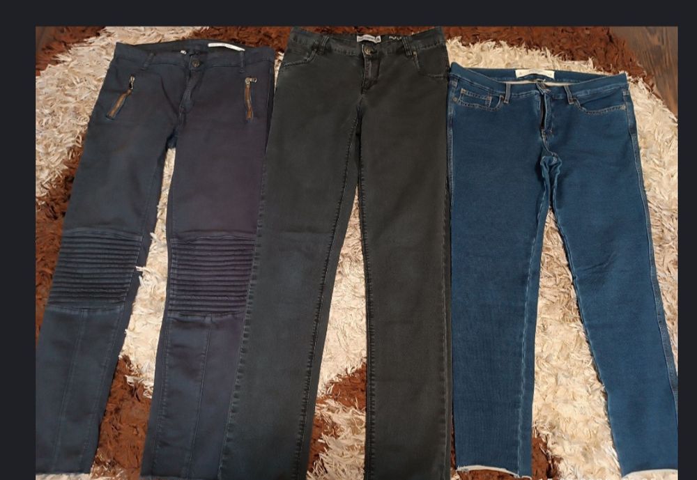 Штани-лосини на дівчину