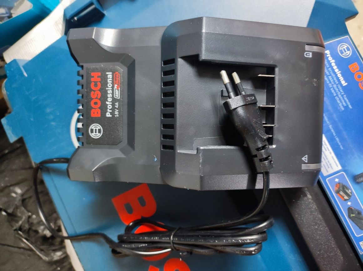 Перфоратор BOSCH GBH 18V-21