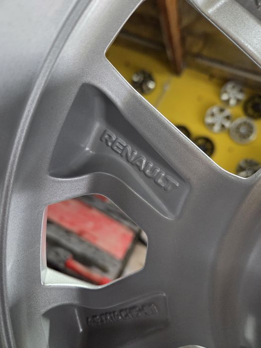 Felgi Aluminiowe 5x114,3 6,5Jx16 ET50 Renault Trafic Dacia Duster