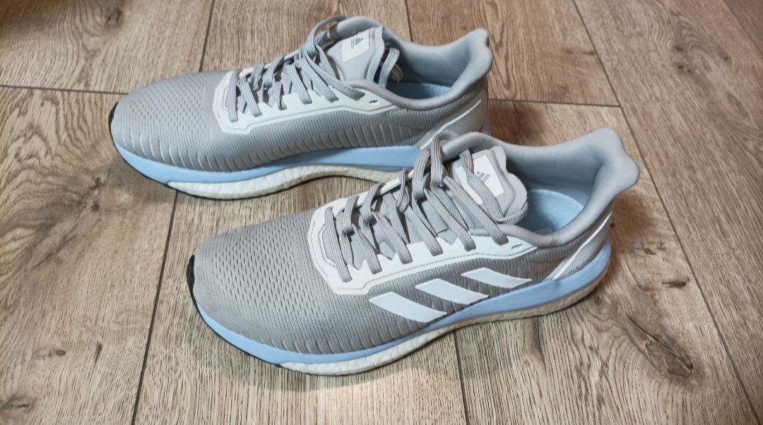 Кроссовки Adidas boost 40 ( 25.5 см))