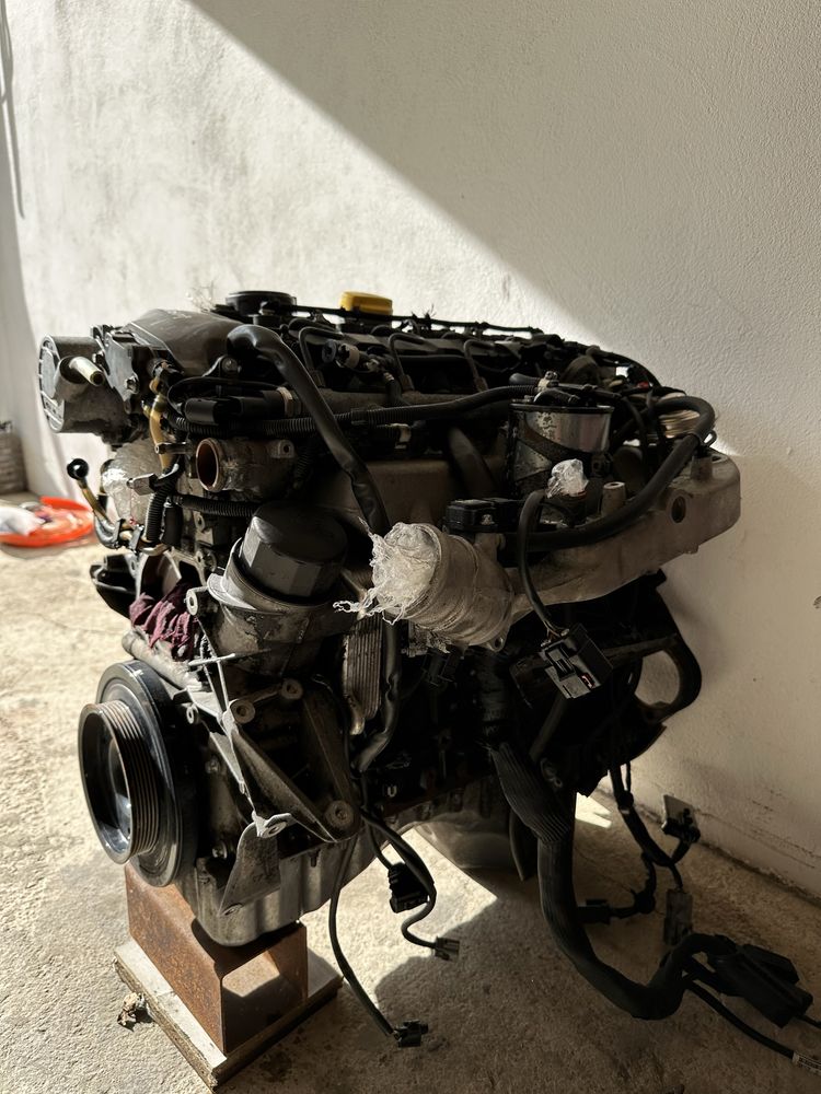 Двигатель Мотор Двигун 2.7 CDI OM 612 на Mercedes sprinte Jeep