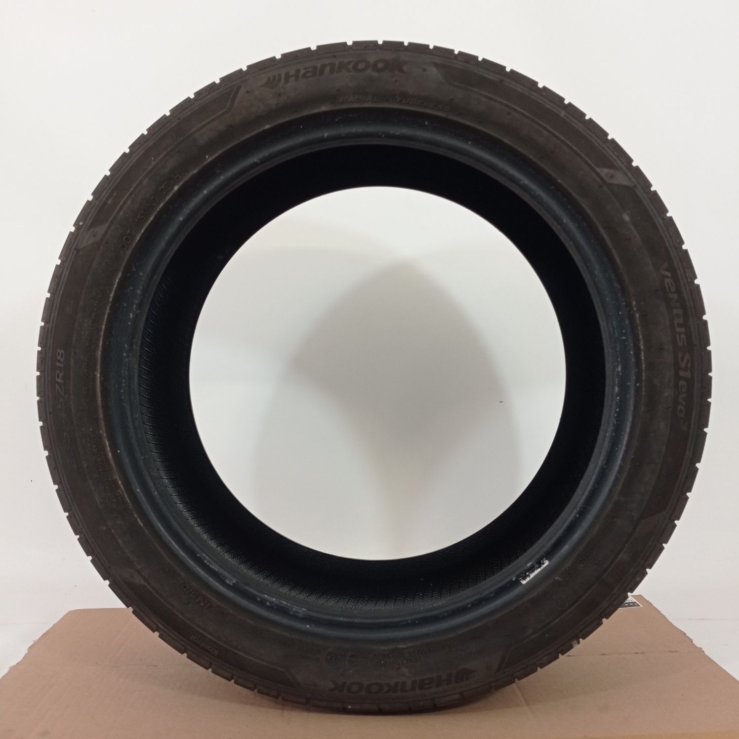 235/45 r18 lato hankook