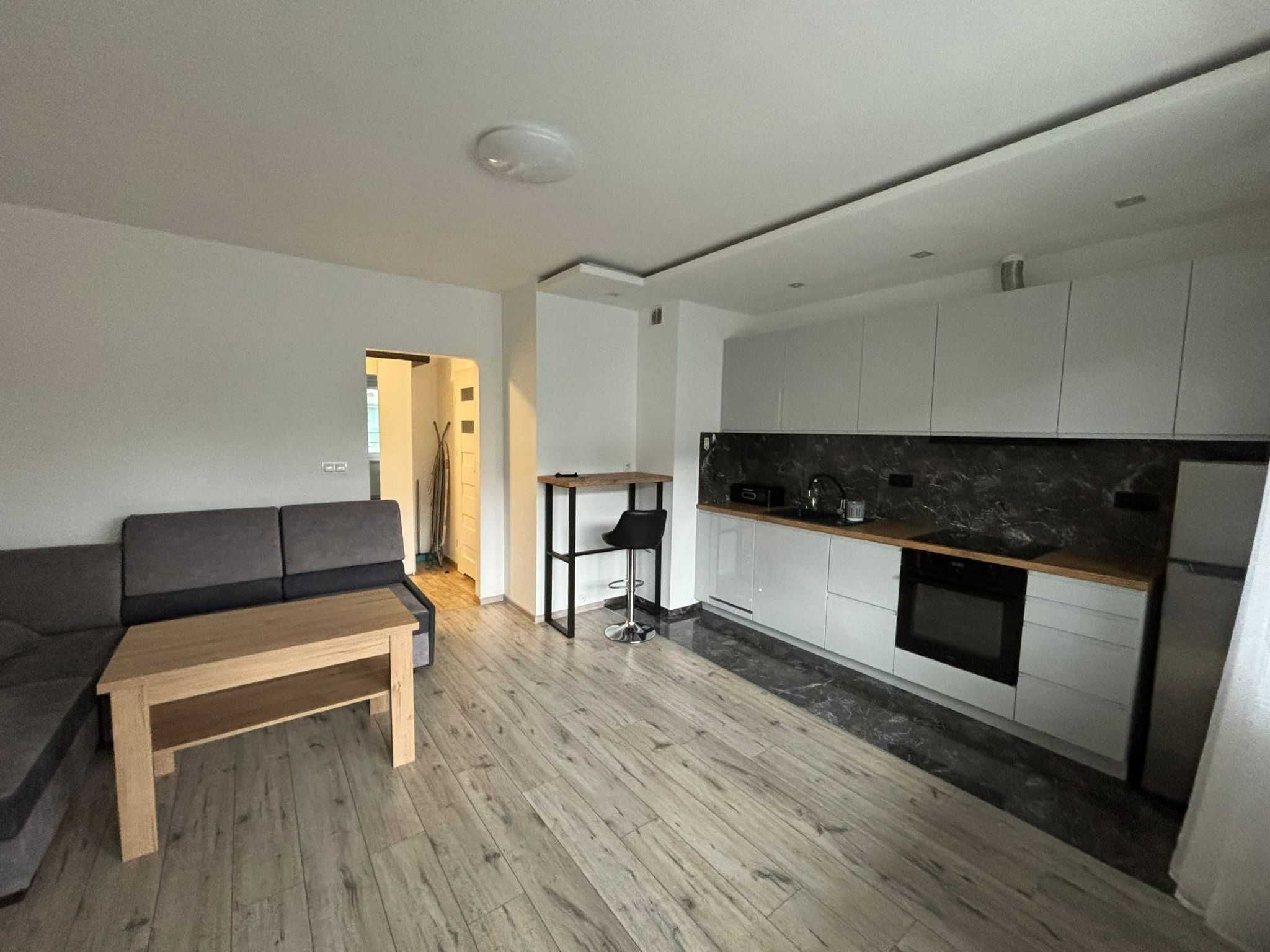 Rezerwacja Kawalerka w Apartamentowcu CENTRUM   + Duży Balkon