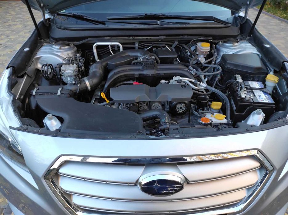 Subaru Legacy в ідеальному стані з малим пробігом