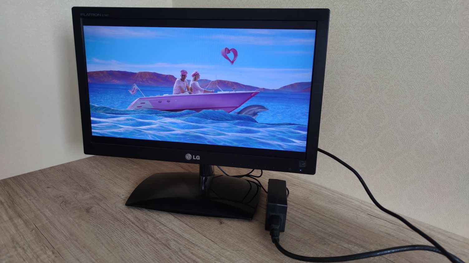 Продам монитор 19" LG FLATRON E 1951S-BN б/у