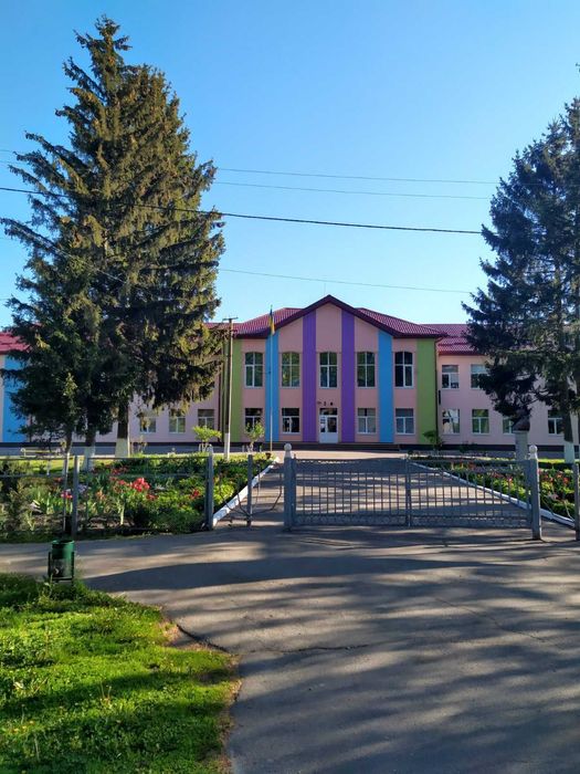 Продажа!  Чотирьох кімнатна квартира 85м2 в смт.  Гребінки.