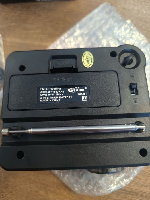 Głośnik bluetooth, odtwarzacz MP3, USB, Sd, radio FM AM, latarka LED