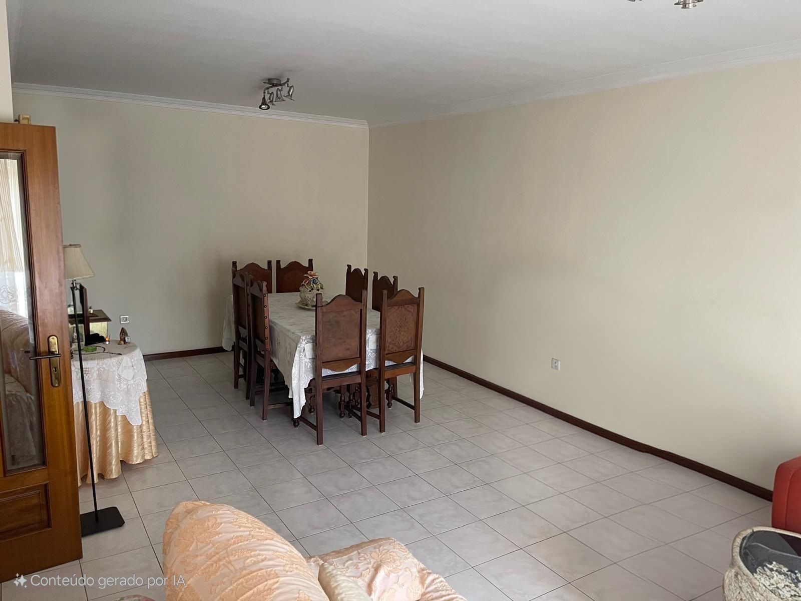Apartamento T3 – Ribeirão | Zona Central | Garagem Fechada + Arrumos