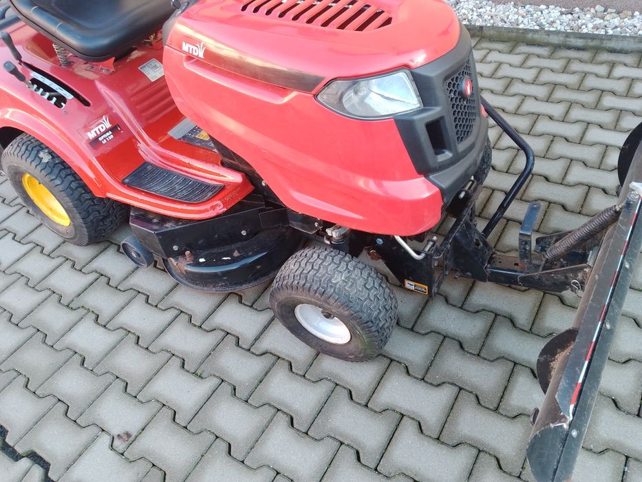 Traktorek kosiarka mtd z koszem i plugiem do sniegu