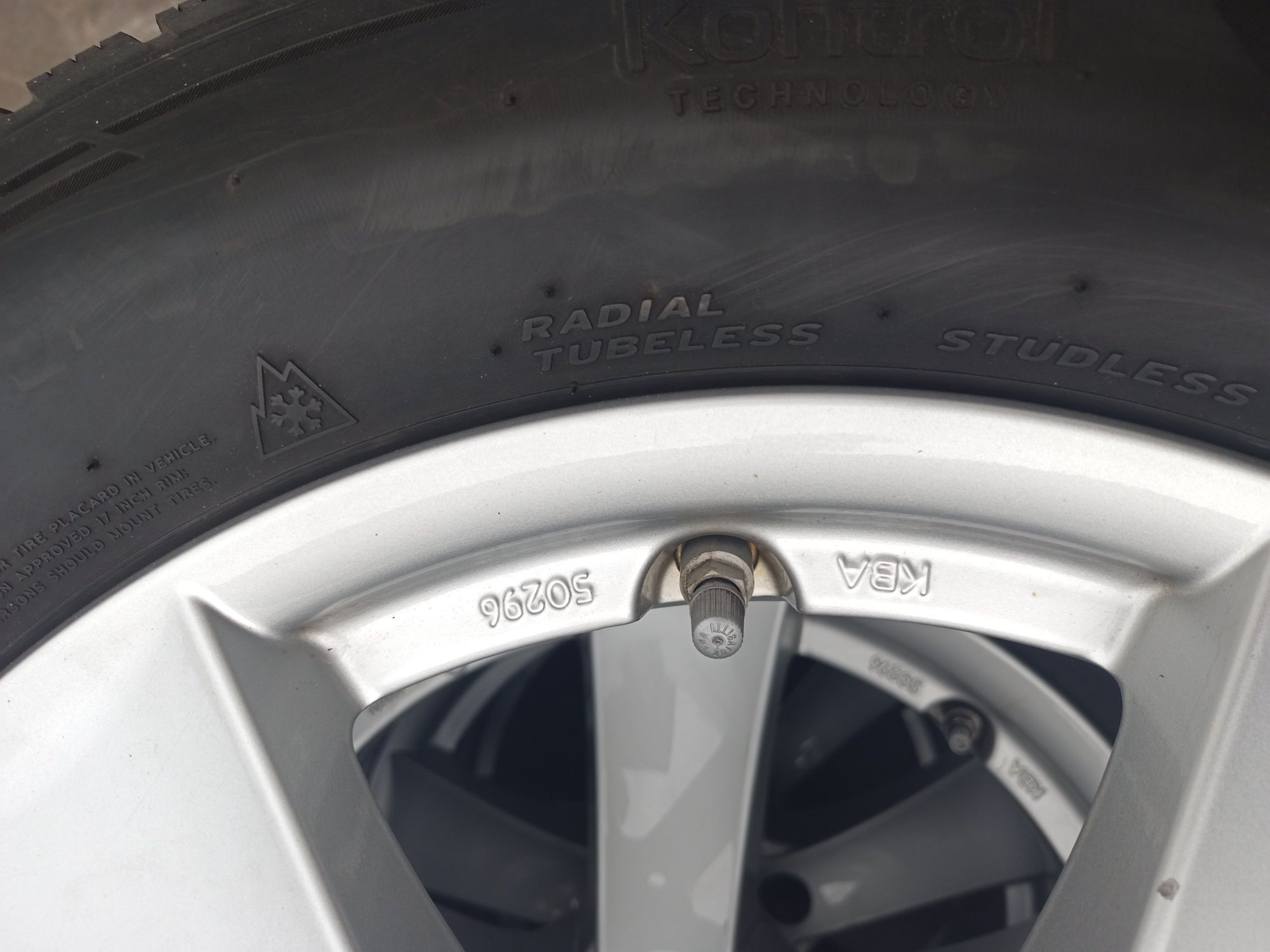 Koła felgi aluminiowe Audi VW Skoda 225/60/17 opona zimowa +łacuchy
