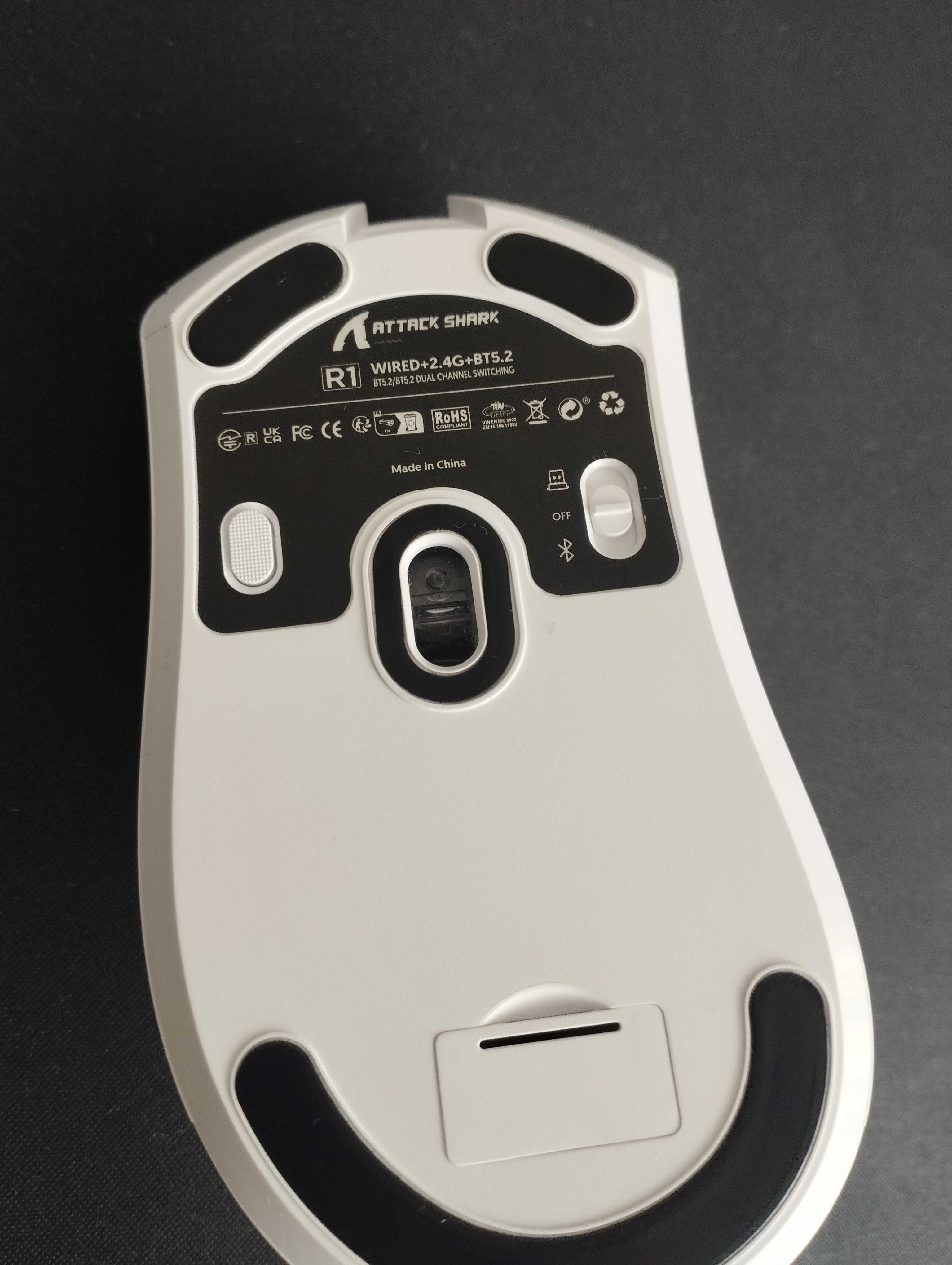Attack shark r1 white