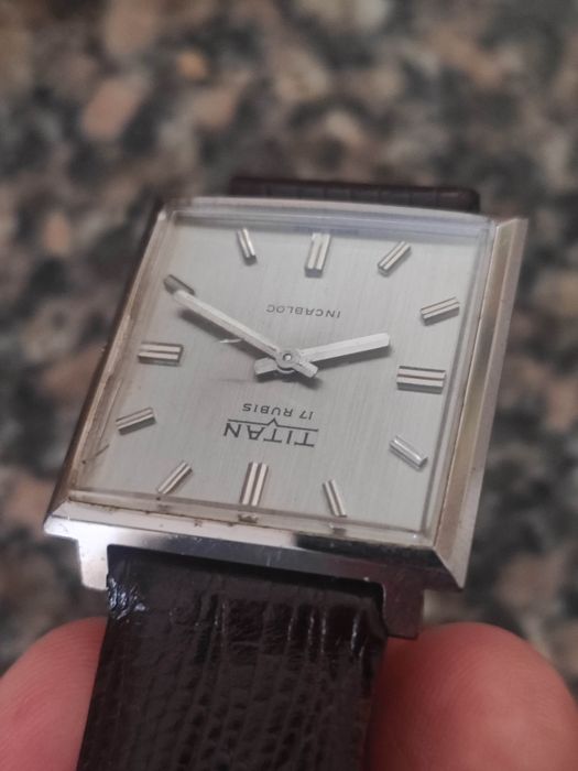 Relógio Titan 17 jóias