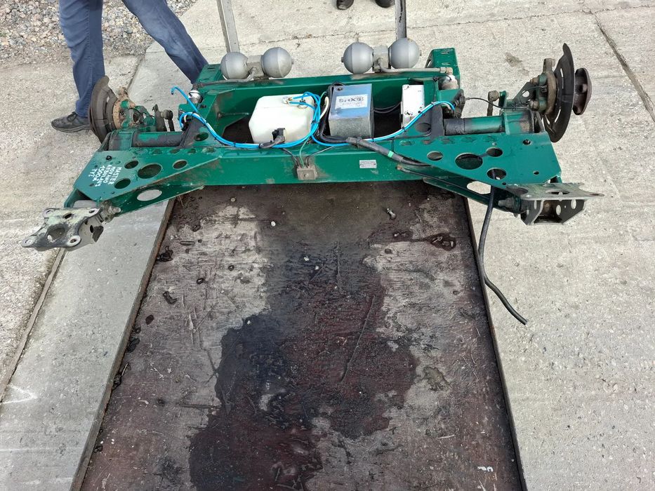 Belka tył tylna zawieszenie Renault MAster III Opel Movano Ambulans