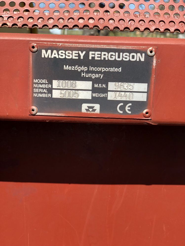 Продам соняшникову жатку Massey Ferguson