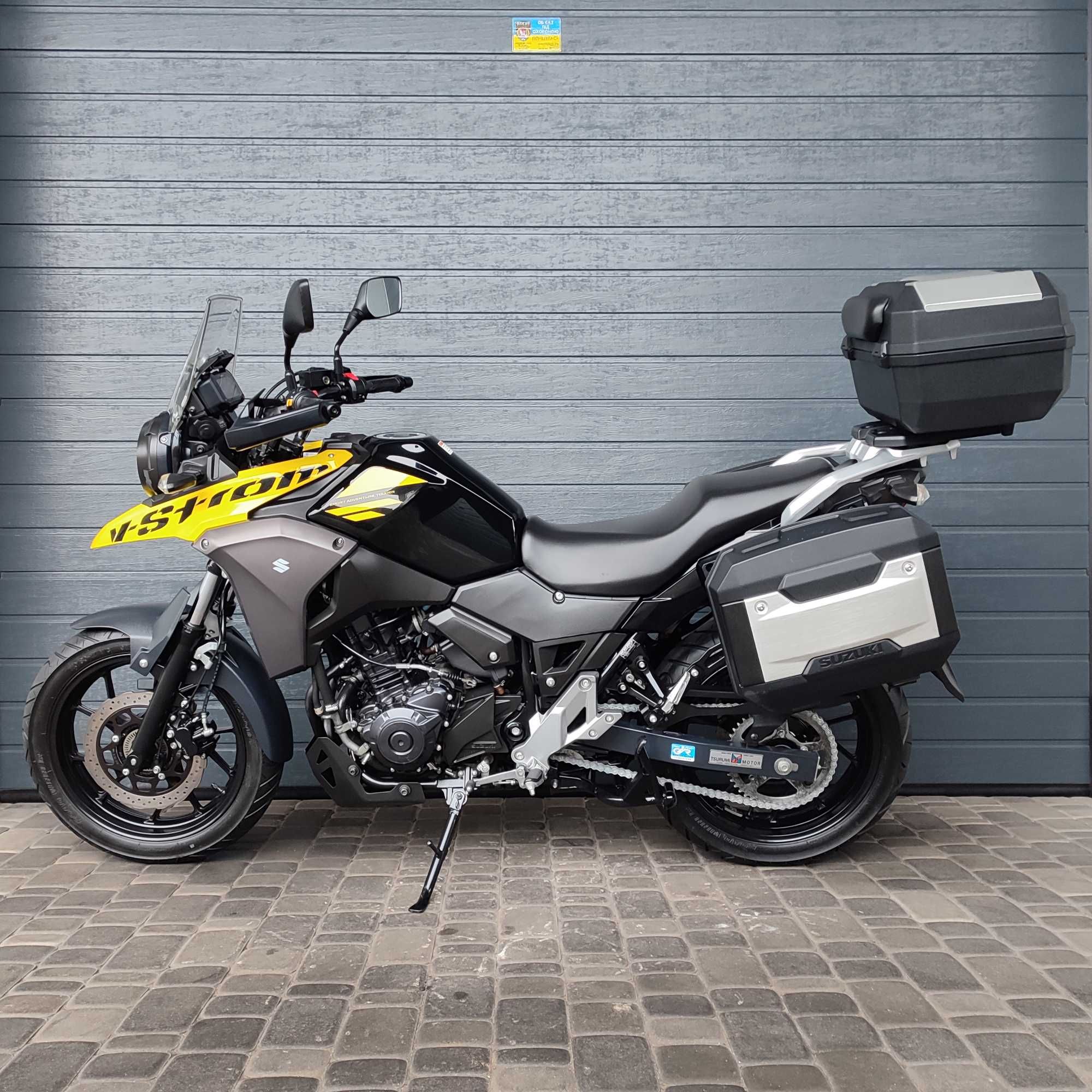 Продам мотоцикл Suzuki V-Strom 250 (5239)