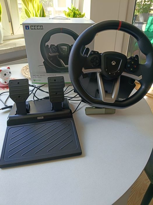 Kierownica gamingowa Xbox + pedały