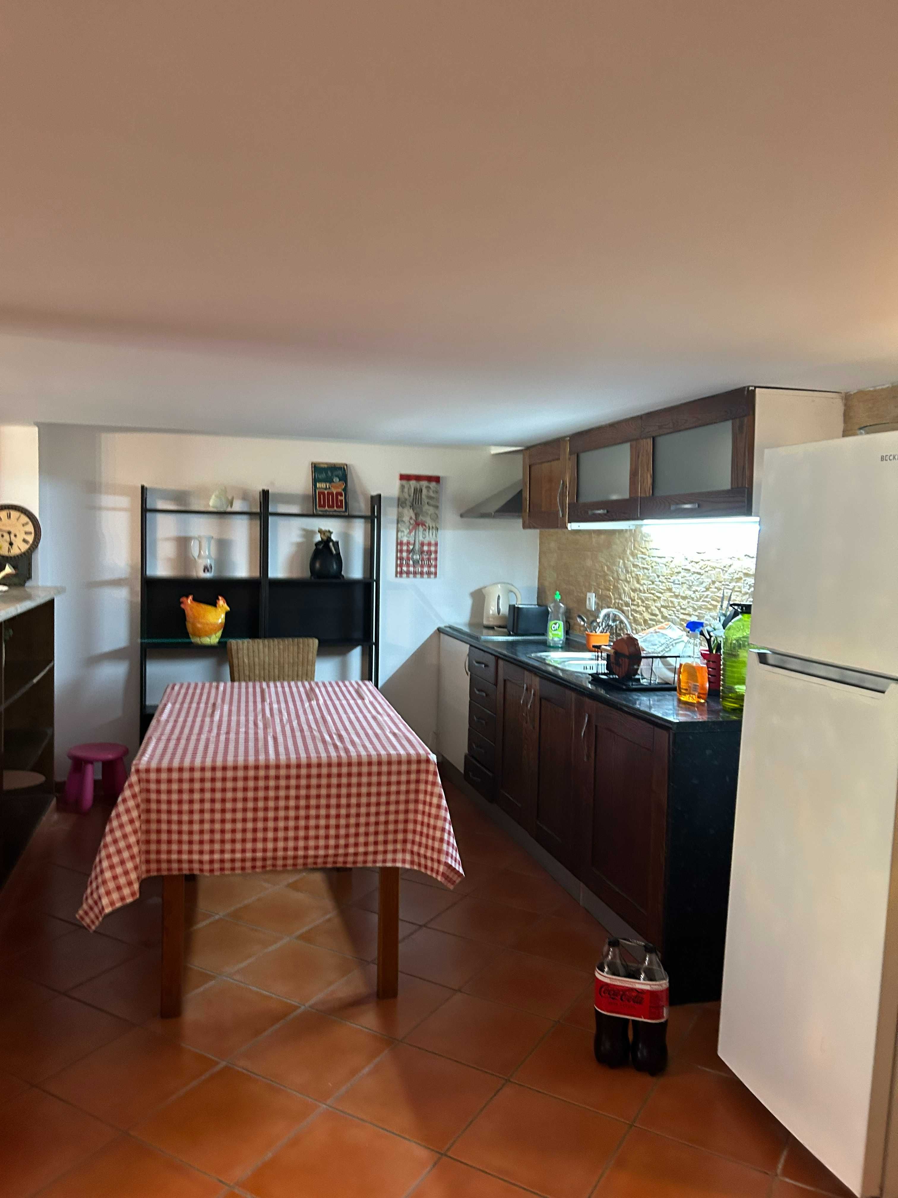Quarto no Estoril para arrendar