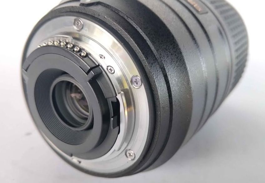 Objectiva Nikon  AF-S DX Nikkor 55-300mm f/4.5-5.6G ED VR