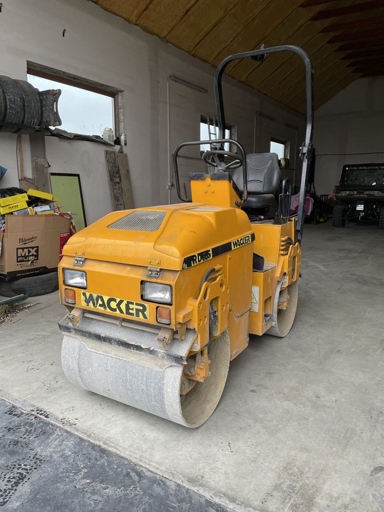 Walec wibracyjny Wacker RD15 1500 kg