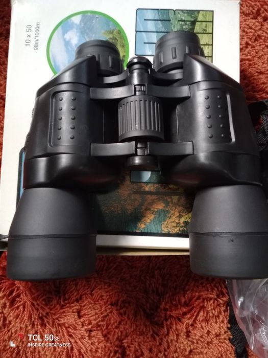 Binóculos novos ainda em caixa, tenho muitos,20€ cada um.