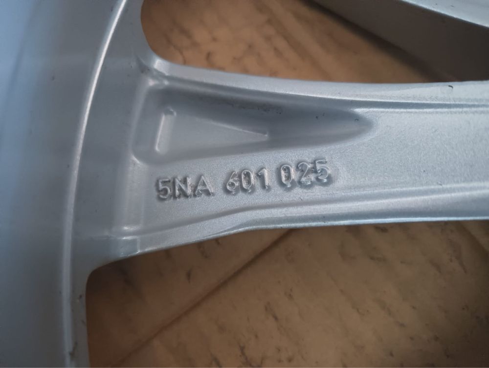 Felgi aluminiowe VW OE 5NA 7jx17” 5x112 czujniki Tiguan