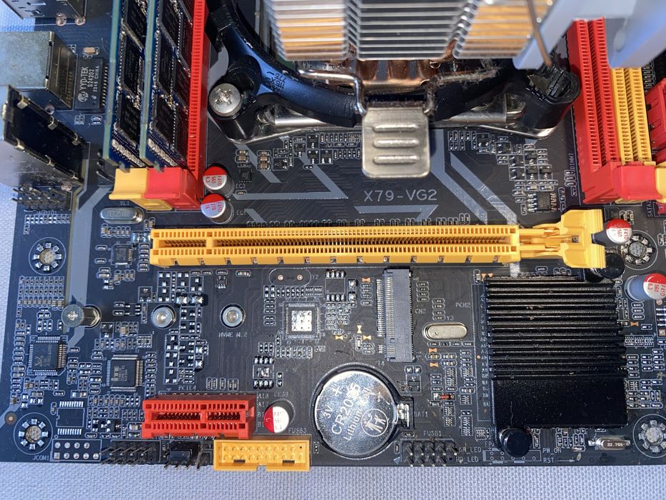 Комплект X79 + Xeon E5-2689+ 16 ГБ ECC RAM + кулер — материнська плата