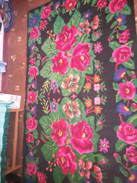 Килим шерстяний ручної роботи. Коври старого виробництва