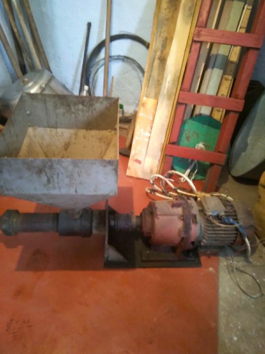 Оліниця. Маслопрес