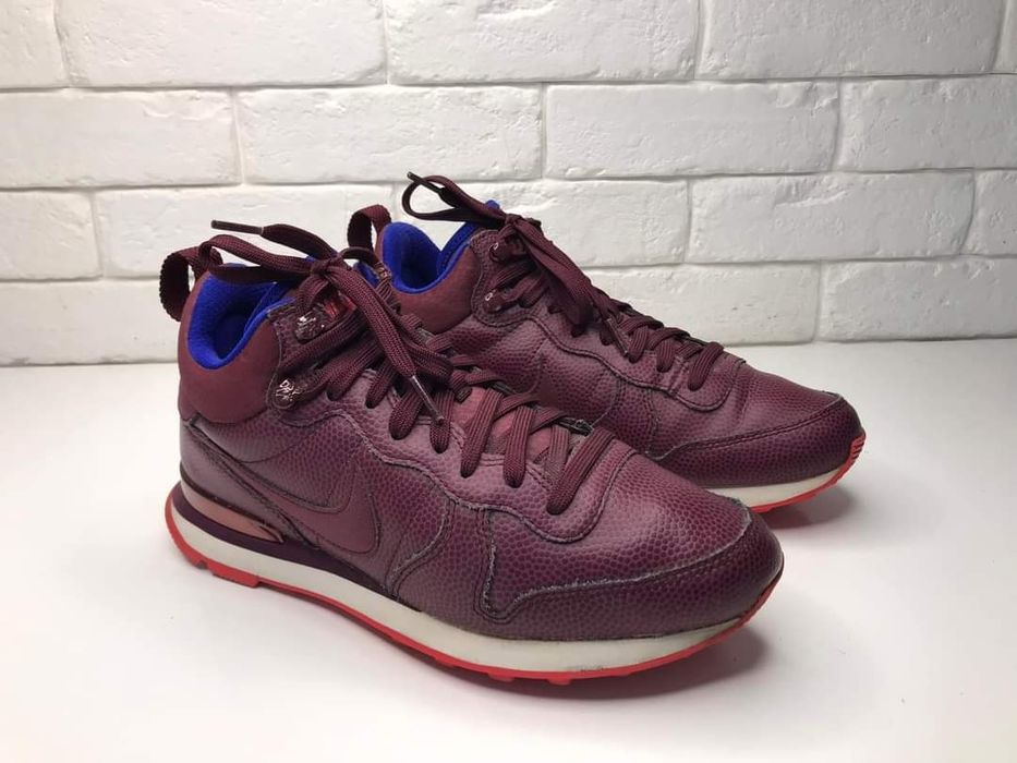 Sneakersy skórzane Nike Rozmiar 38,5  Brak wkładek