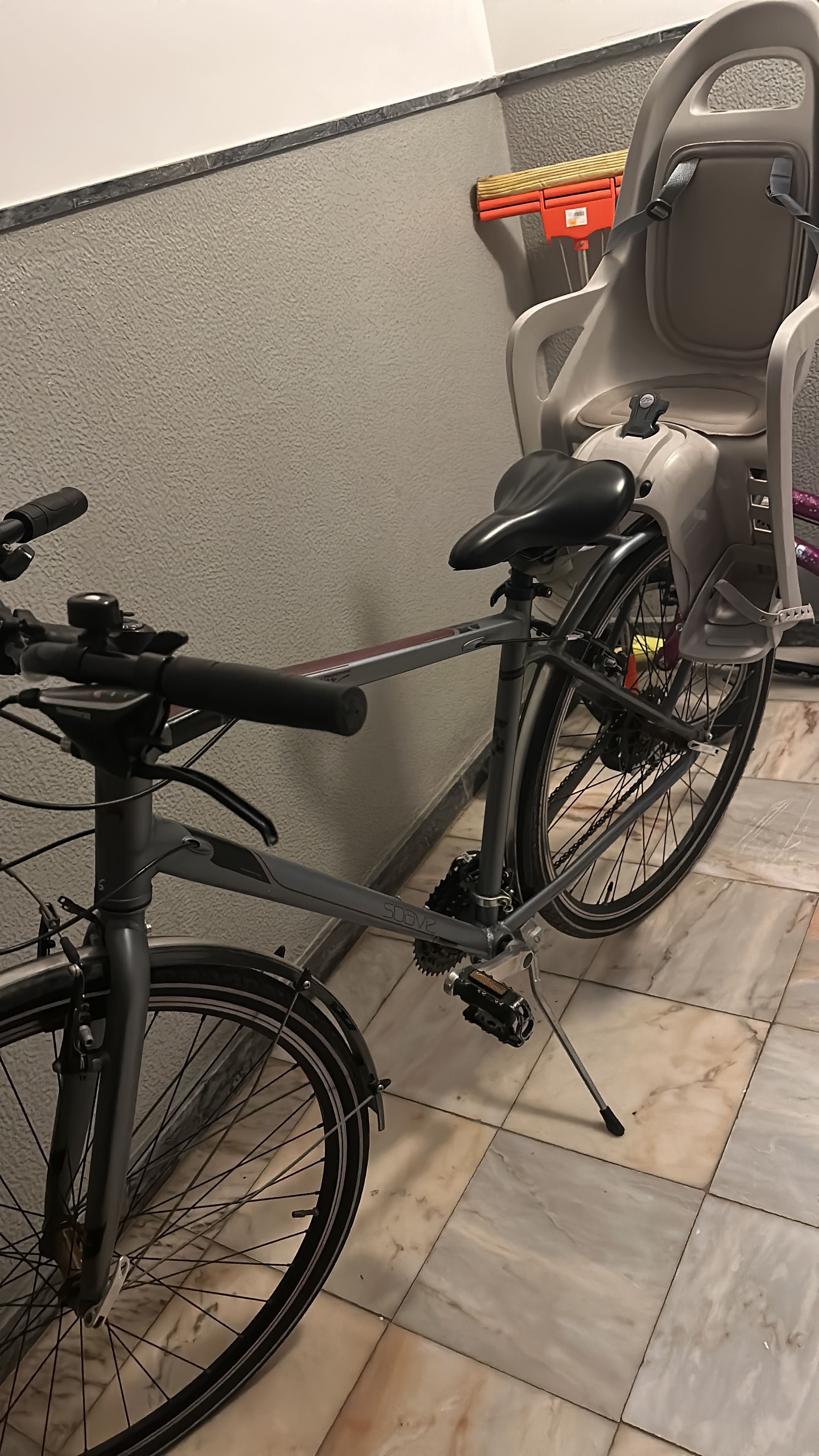 Vendo bicicleta holandesa com cadeirinha ou sem opção da cadeirinha