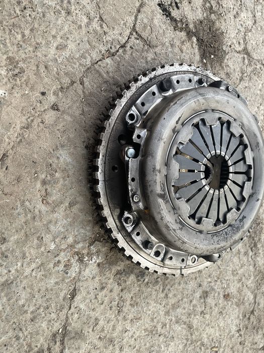 Маховик kia shuma  кіа sephia  ii 1.6