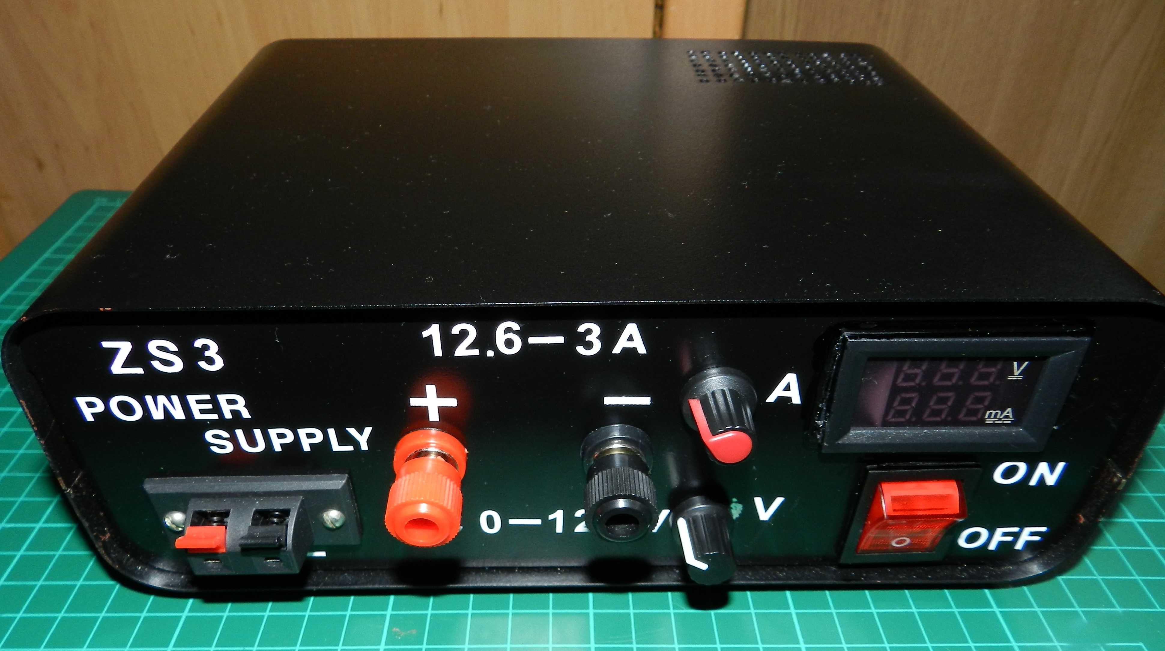 Zasilacz transformatorowy 12,6-0V-3A.