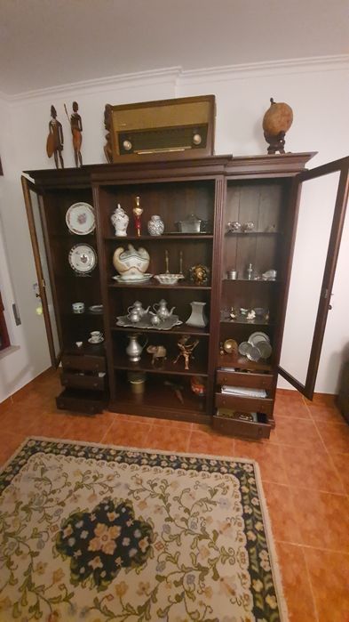 Móvel de sala em madeira